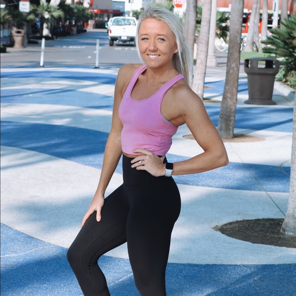 Meet your Posher, Sara - Picture 1 of 3